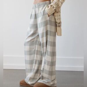 New American Eagle Outfitters Low-Rise Flannel Pajama Pants